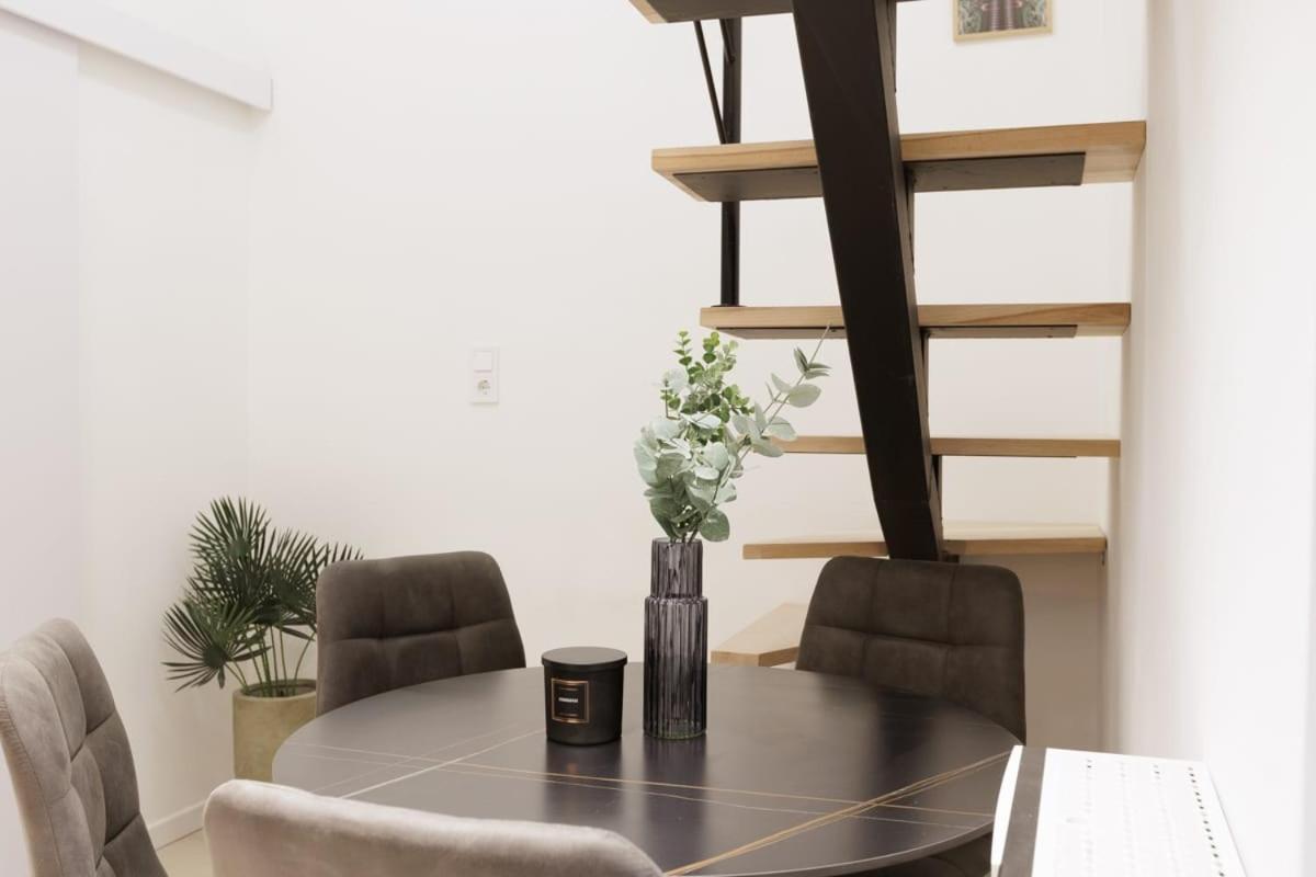 The Urban Chill Spot Harsfa Street Apartment Budapest Ngoại thất bức ảnh