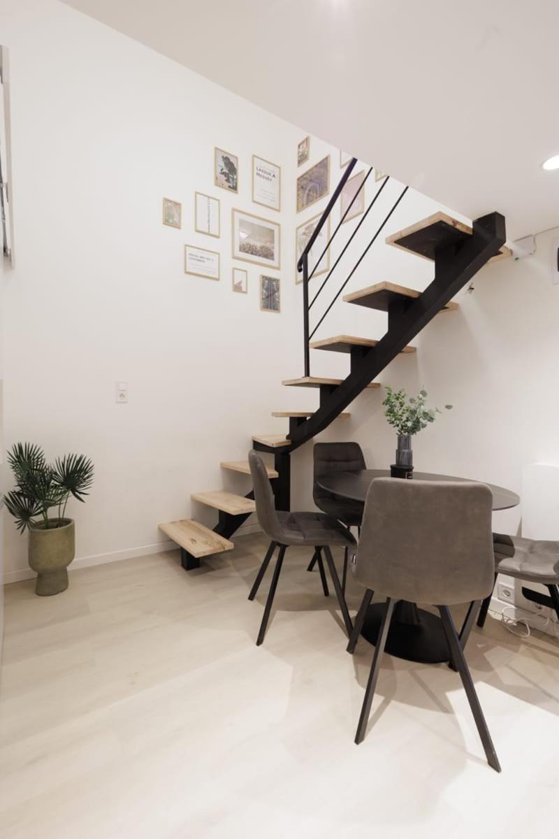 The Urban Chill Spot Harsfa Street Apartment Budapest Ngoại thất bức ảnh